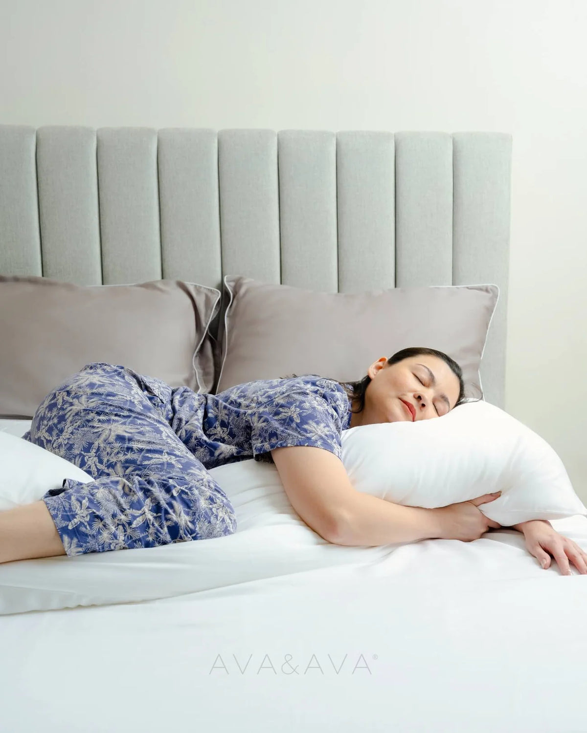 Ava & Ava 100% Organic Bamboo Lyocell Body Pillow