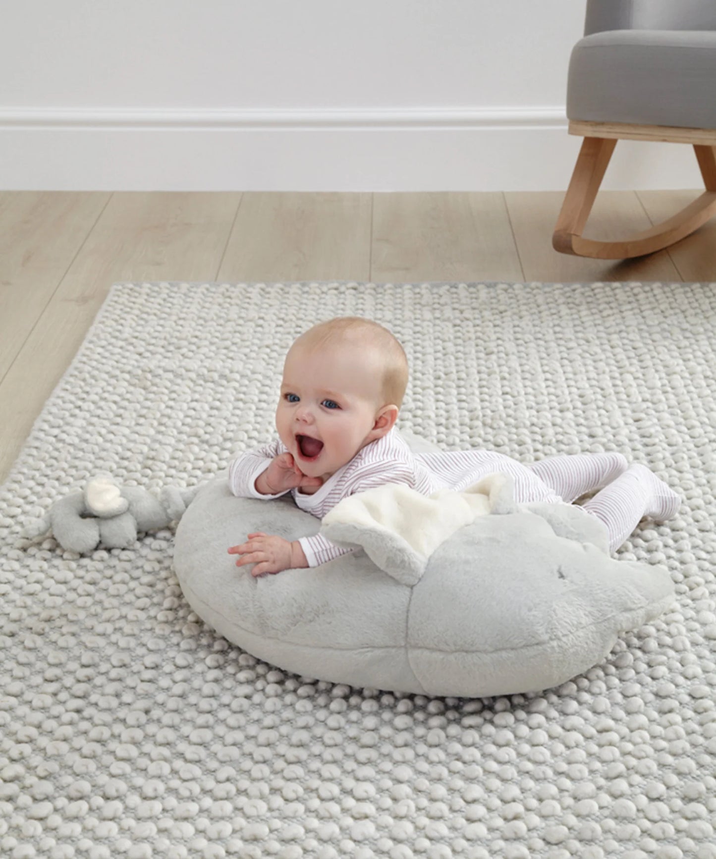 Mamas & Papas Tummy Time Snugglerug - Welcome to the World Elephant