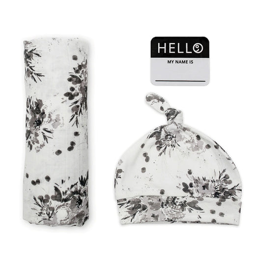 Lulujo Baby Hello World Bamboo Hat and Swaddle Welcome Set
