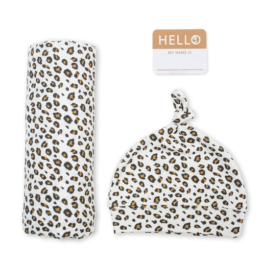 Lulujo Baby Hello World Bamboo Hat and Swaddle Welcome Set