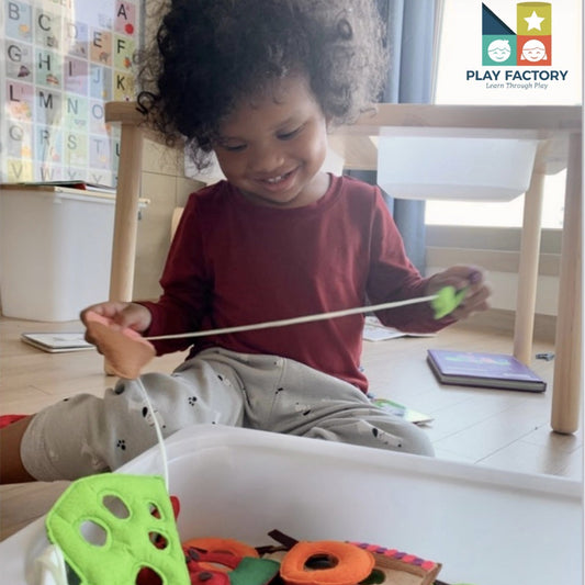 Play Factory The Very Hungry Caterpillar Lacing Set