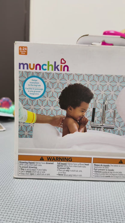 Munchkin Swan Inflatable Bath Tub